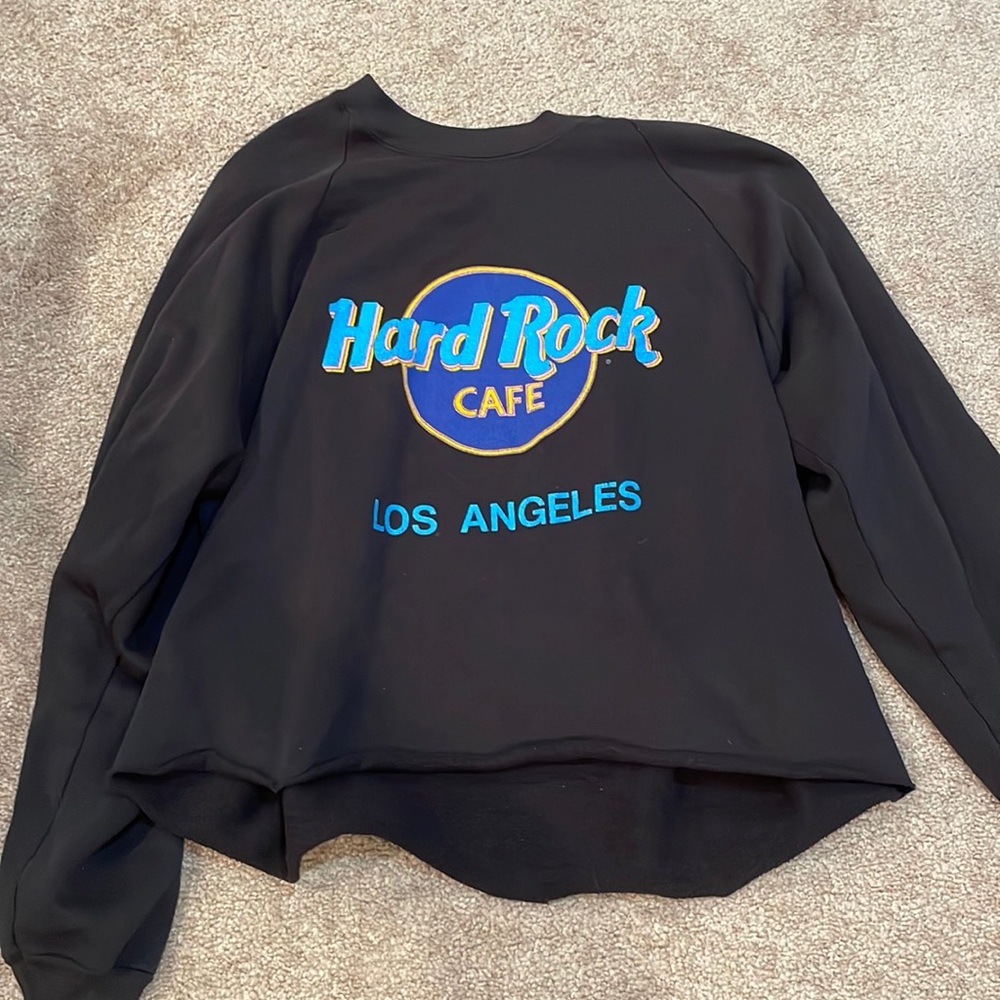 Hard Rock Cafe sweatshirt cropped black. Fits approximately large